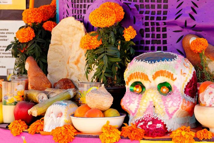 Haz tu ofrenda para el Día de Muertos
